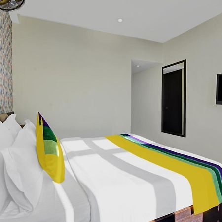 Itsy Hotels Crystal Palace With Valley View Shimla Eksteriør billede
